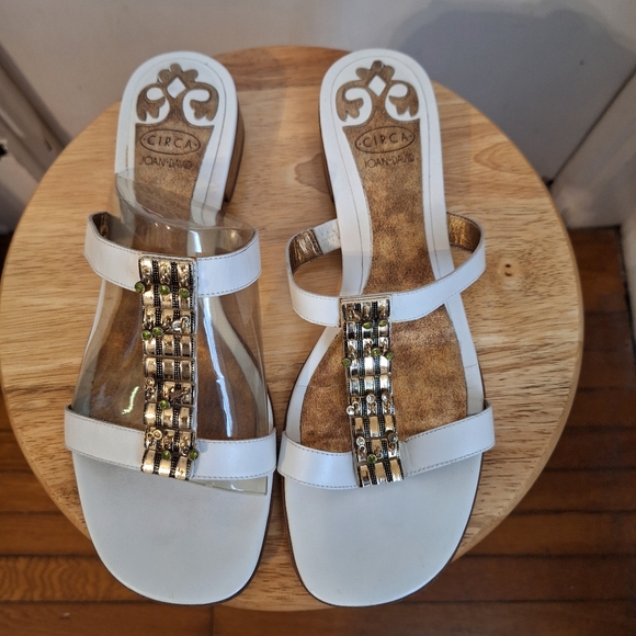 Circa Joan & David Sandals Genuine Leather T Strap White And Gold - Picture 3 of 4